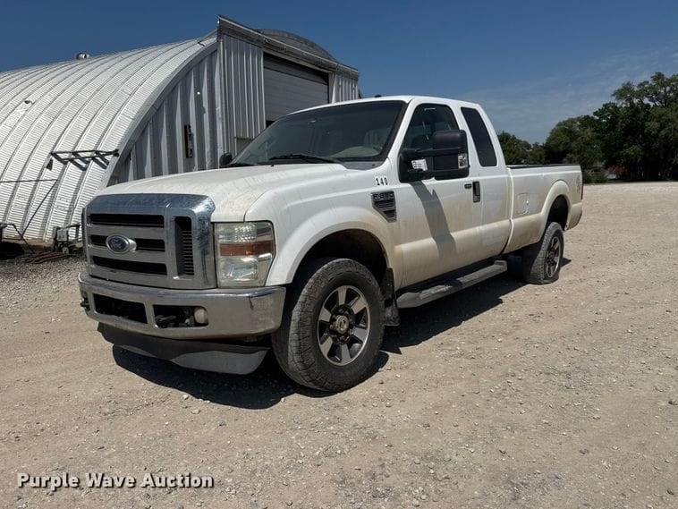 2008 Ford F-350 Equipment Image0