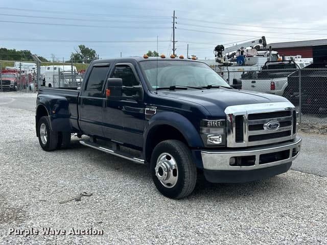 Image of Ford F-350 equipment image 2
