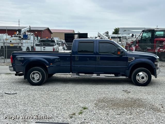 Image of Ford F-350 equipment image 3