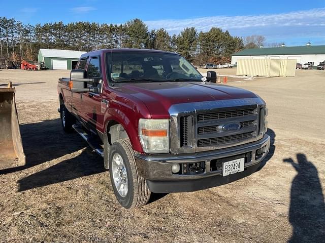 Image of Ford F-350 equipment image 2