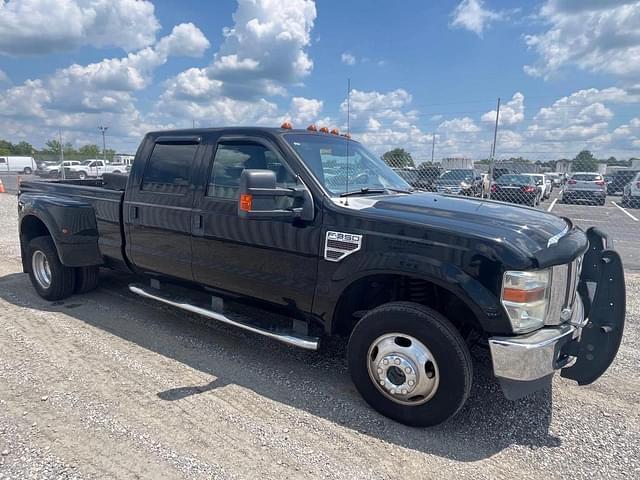Image of Ford F-350 equipment image 3