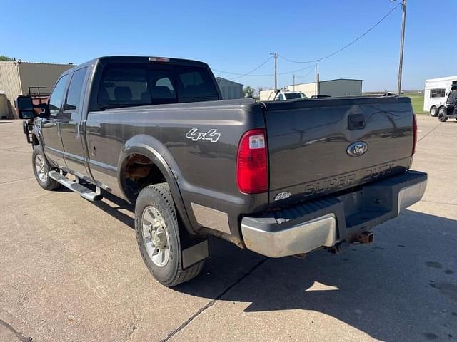 Image of Ford F-350 equipment image 3