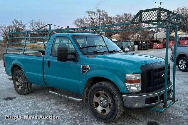 Image of Ford F-350 equipment image 2