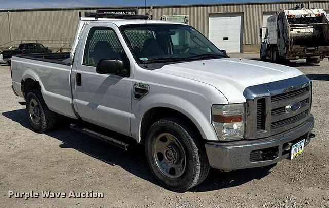 Image of Ford F-350 equipment image 2