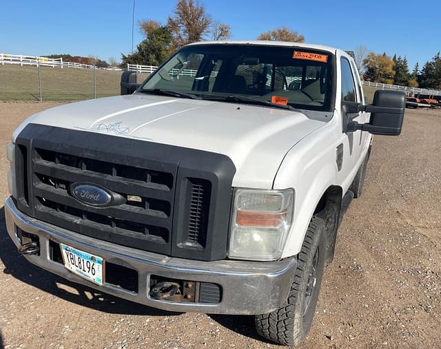 Image of Ford F-350 equipment image 1