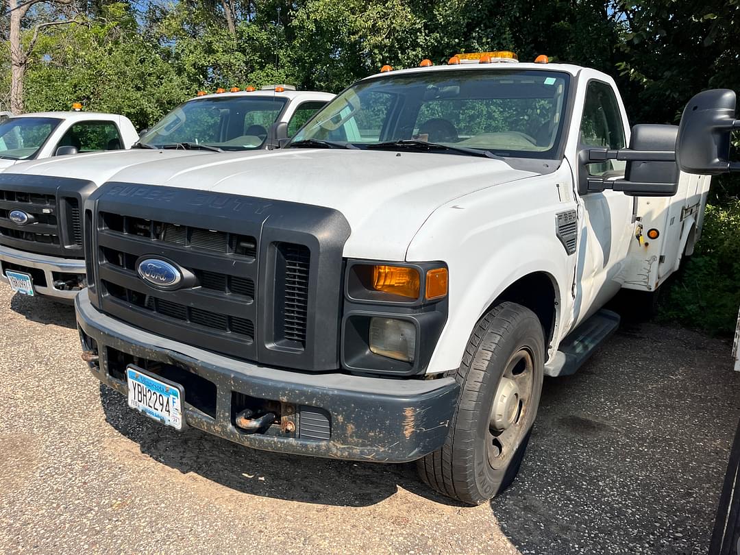 Image of Ford F-350 Primary image