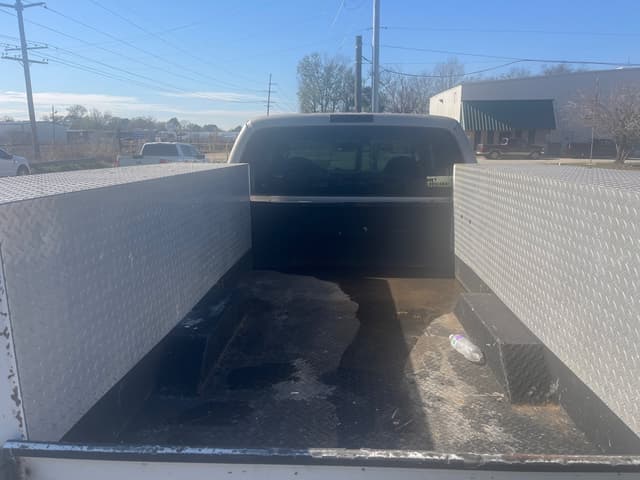 Image of Ford F-350 equipment image 4