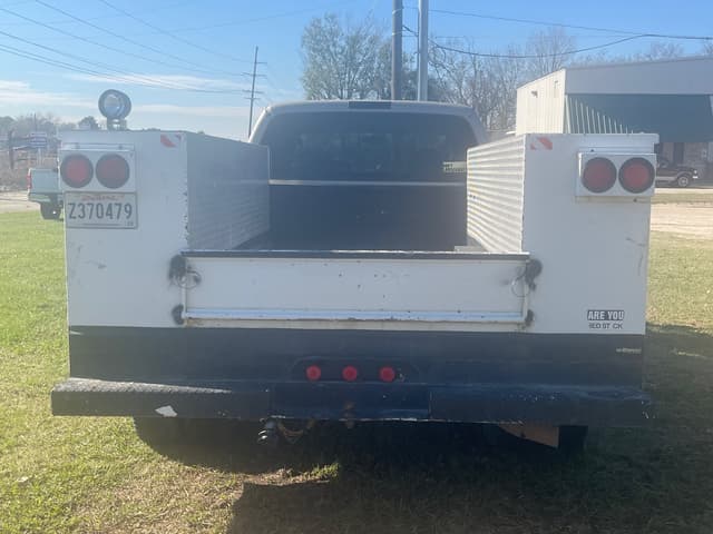 Image of Ford F-350 equipment image 3