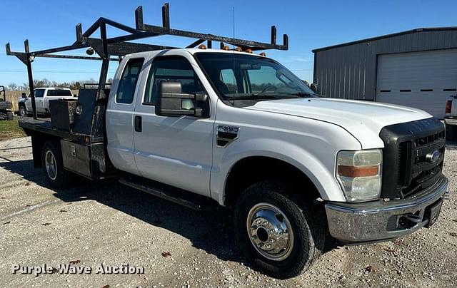 Image of Ford F-350 equipment image 2