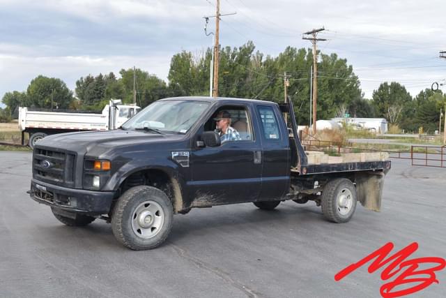 Image of Ford F-350 equipment image 1