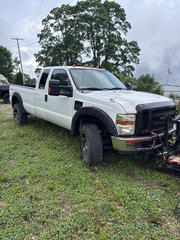 Image of Ford F-350 equipment image 3