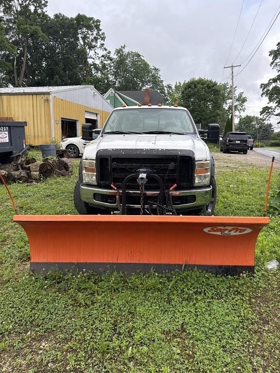 Image of Ford F-350 equipment image 1