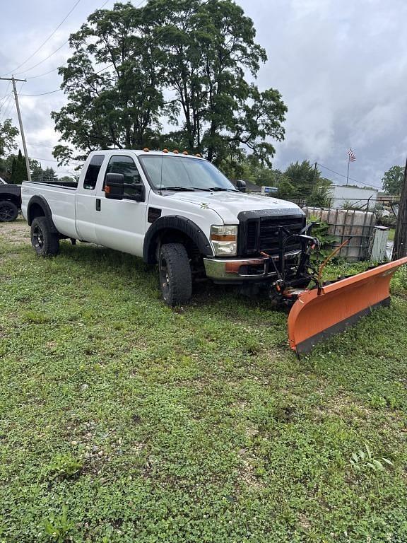 Image of Ford F-350 equipment image 2