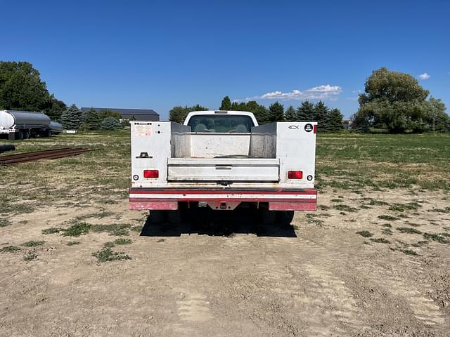 Image of Ford F-350 equipment image 4