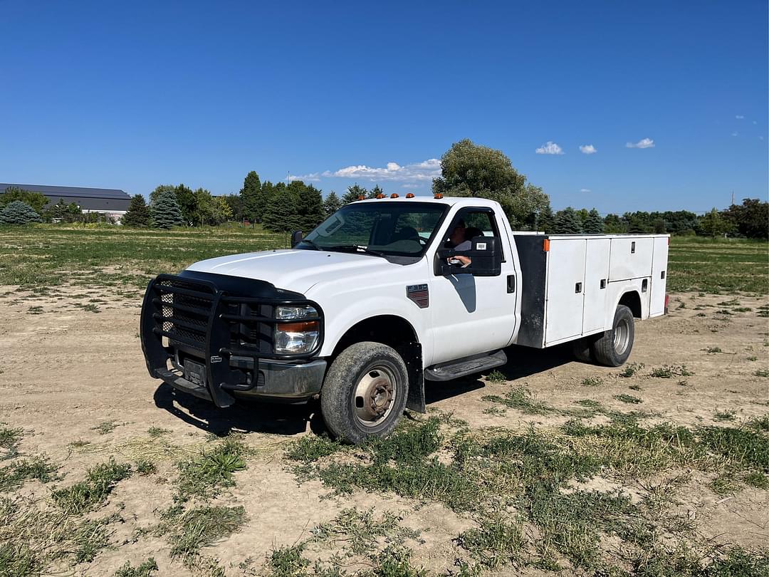 Image of Ford F-350 Primary image
