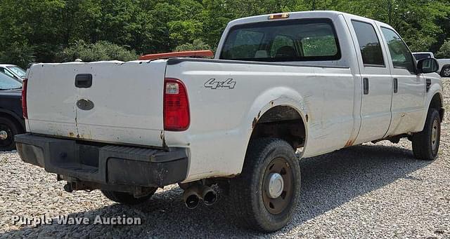 Image of Ford F-350 equipment image 4