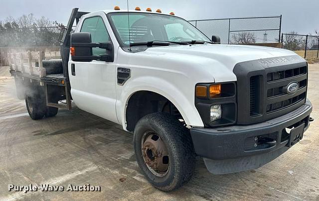 Image of Ford F-350 equipment image 2