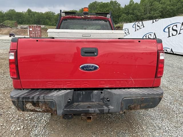 Image of Ford F-350 equipment image 3