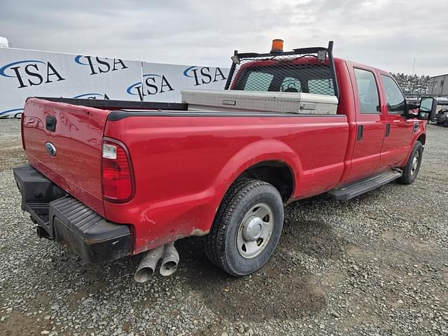 Image of Ford F-350 equipment image 4