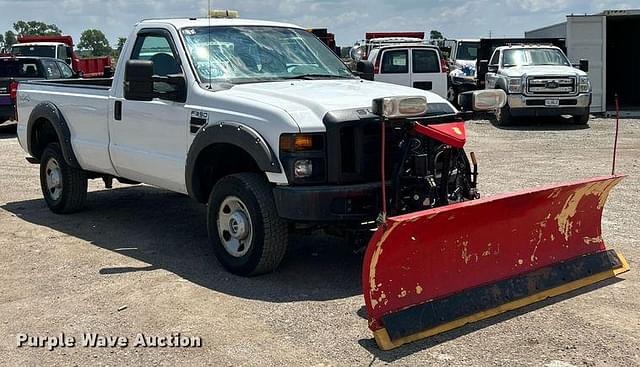 Image of Ford F-350 equipment image 2