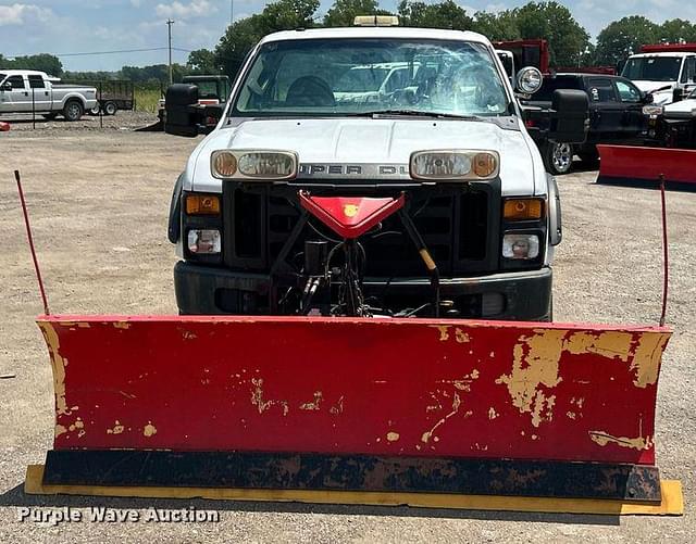 Image of Ford F-350 equipment image 1