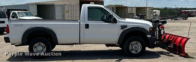 Image of Ford F-350 equipment image 3
