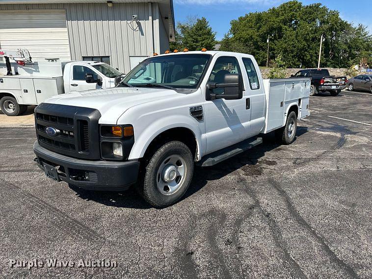 Image of Ford F-350 Primary image