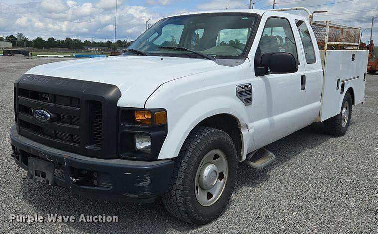 Image of Ford F-350 Primary image