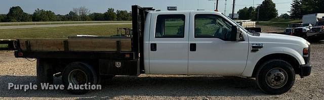 Image of Ford F-350 equipment image 3