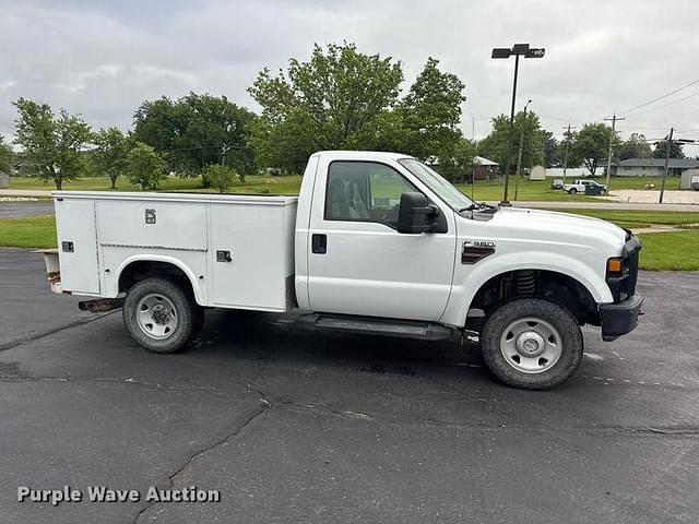 Image of Ford F-350 equipment image 3