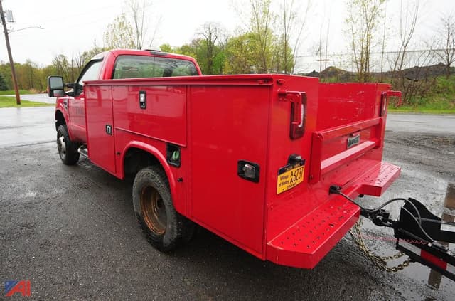 Image of Ford F-350 equipment image 1