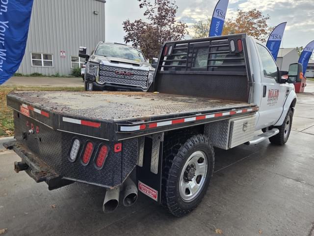 Image of Ford F-350 equipment image 4