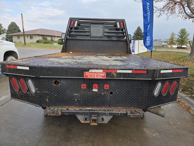 Image of Ford F-350 equipment image 3