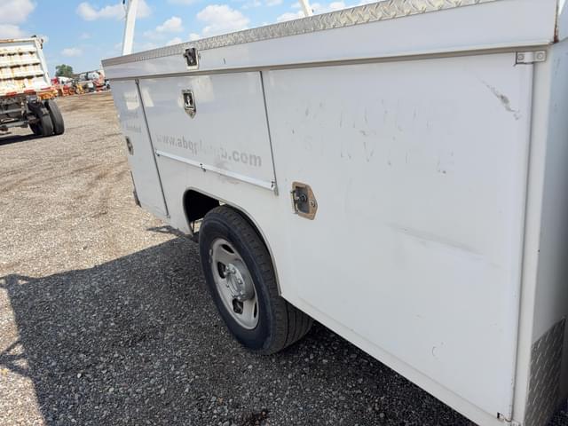 Image of Ford F-350 equipment image 4
