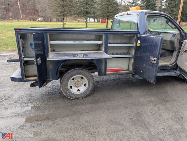 Image of Ford F-350 equipment image 4