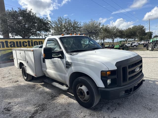 Image of Ford F-350 equipment image 3