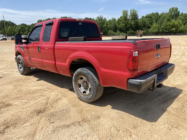 Image of Ford F-350 equipment image 1