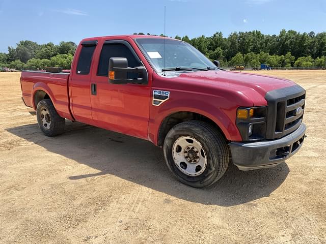 Image of Ford F-350 equipment image 3