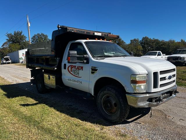 Image of Ford F-350 equipment image 4