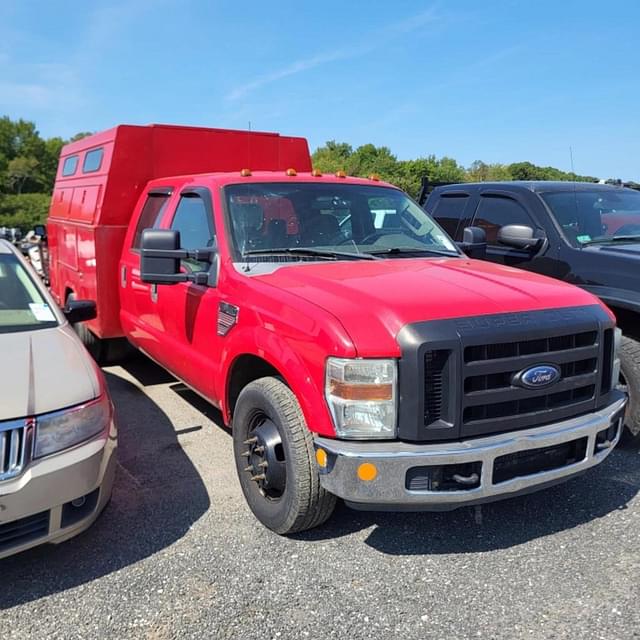 Image of Ford F-350 equipment image 2