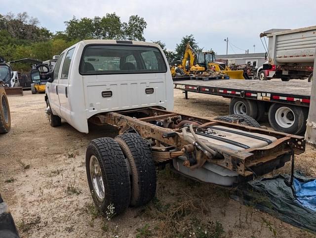 Image of Ford F-350 equipment image 4