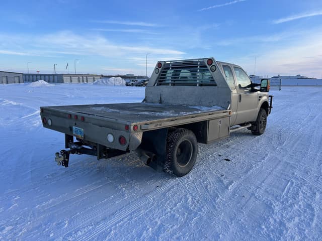 Image of Ford F-350 equipment image 4