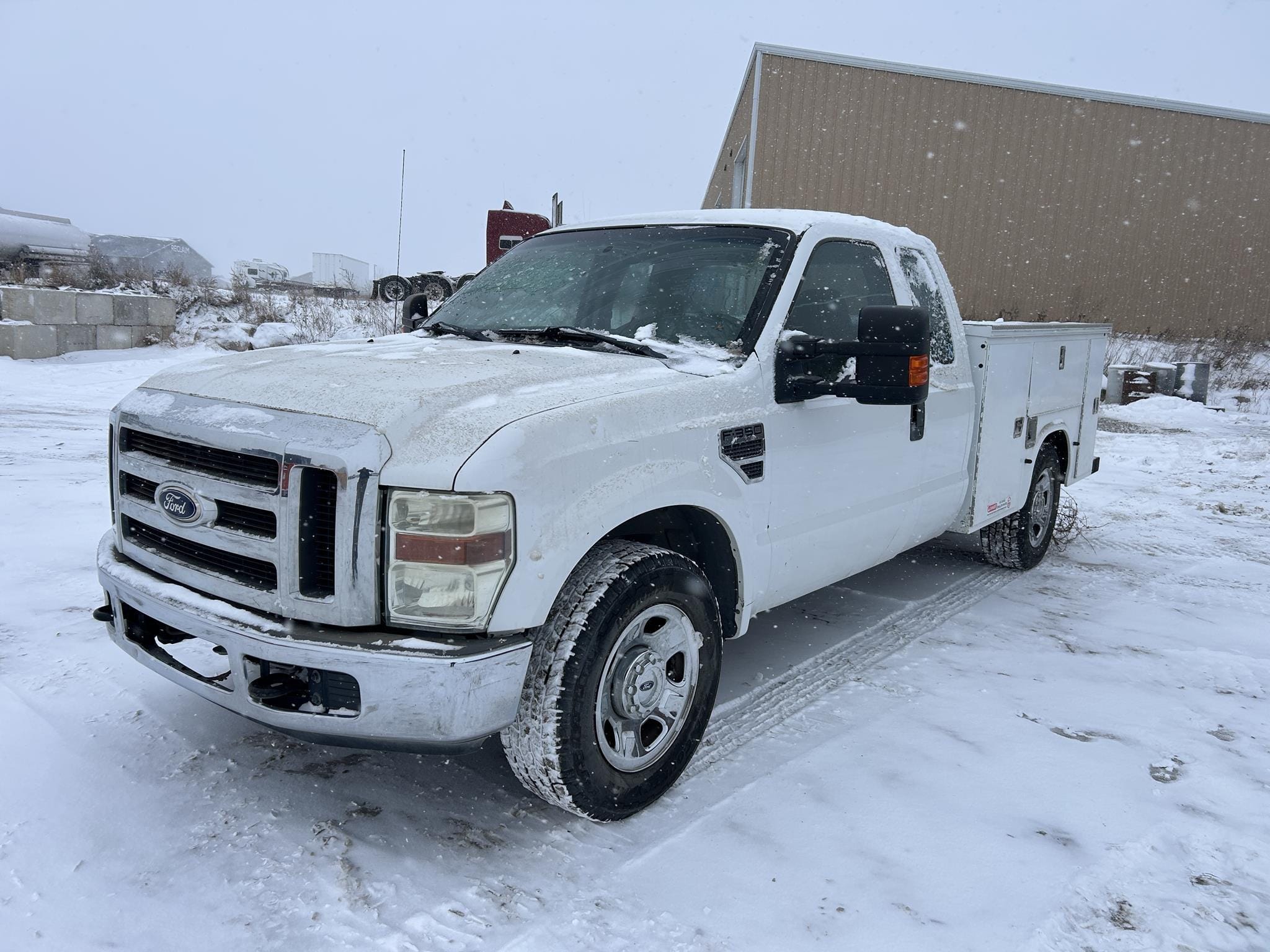 2008 Ford F-350 Equipment Image0