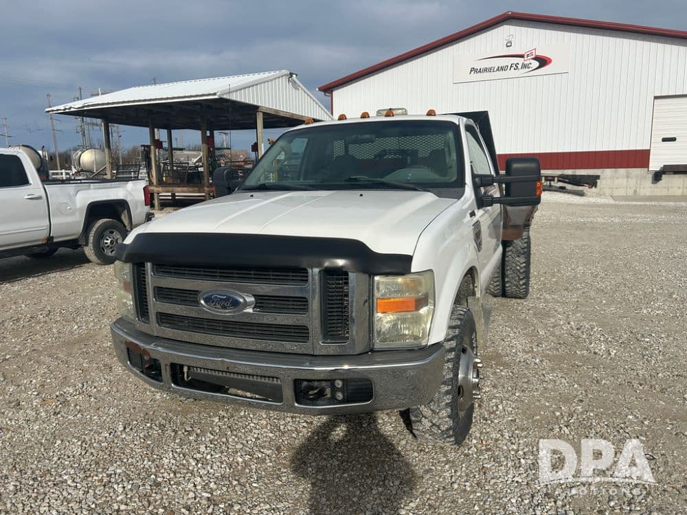 Image of Ford F-350 Primary image