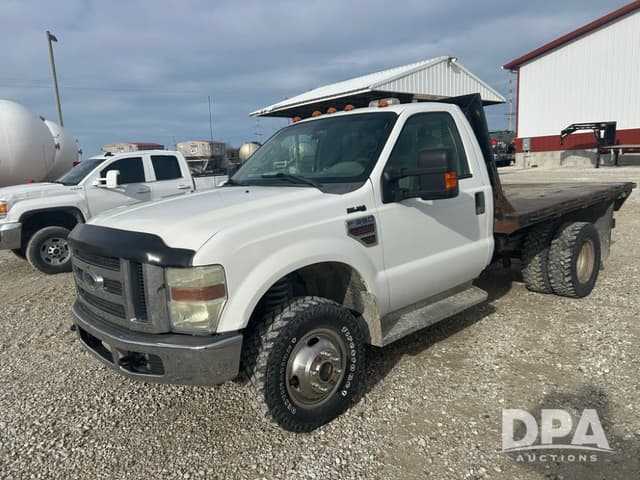Image of Ford F-350 equipment image 1