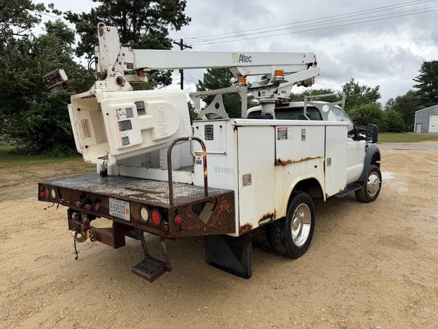 Image of Ford F-450 equipment image 3