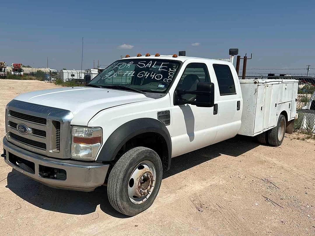 Image of Ford F-450 Primary image