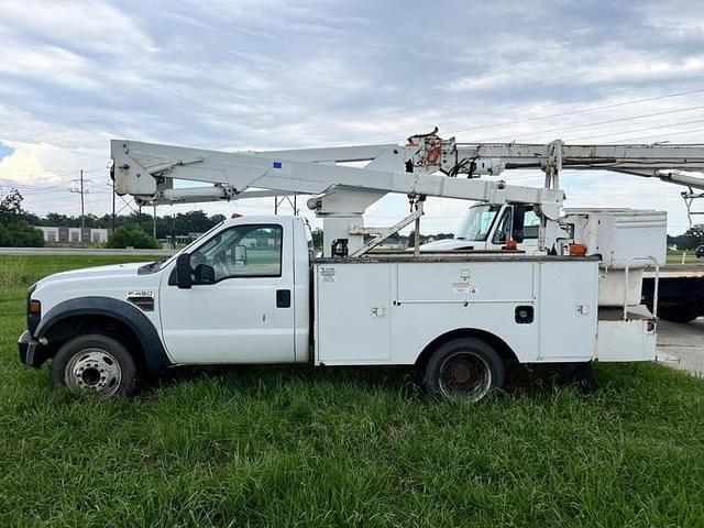Image of Ford F-450 equipment image 4