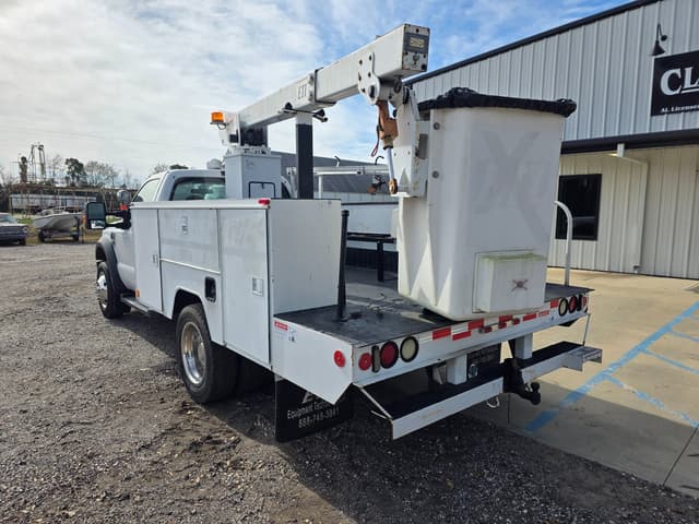 Image of Ford F-450 equipment image 4