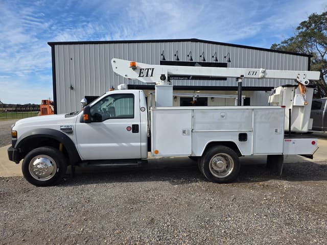 Image of Ford F-450 equipment image 2